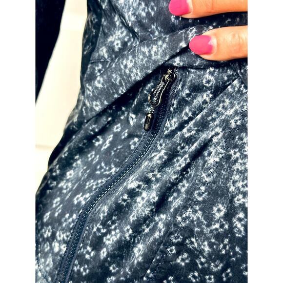 Lululemon Navy Full Zip Concealed Hood Lightweight Jacket Women's Size 6 - Picture 8 of 11